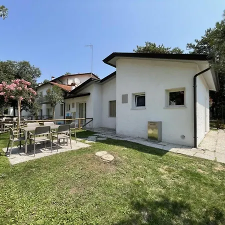 With Private Garden Appartamento Bibione