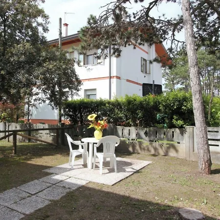 With Private Garden Apartament Bibione